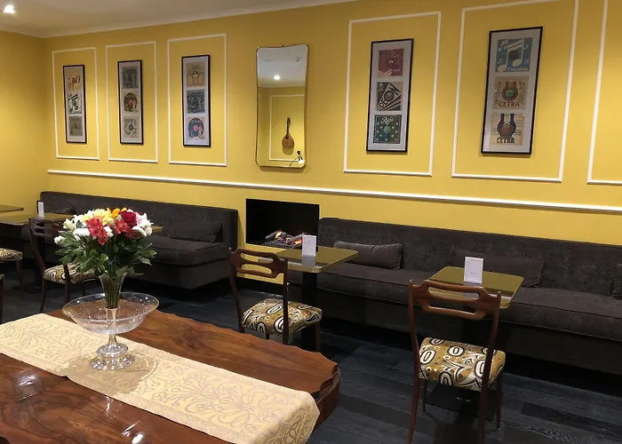 Caruso Place Luxury Rooms & Suites